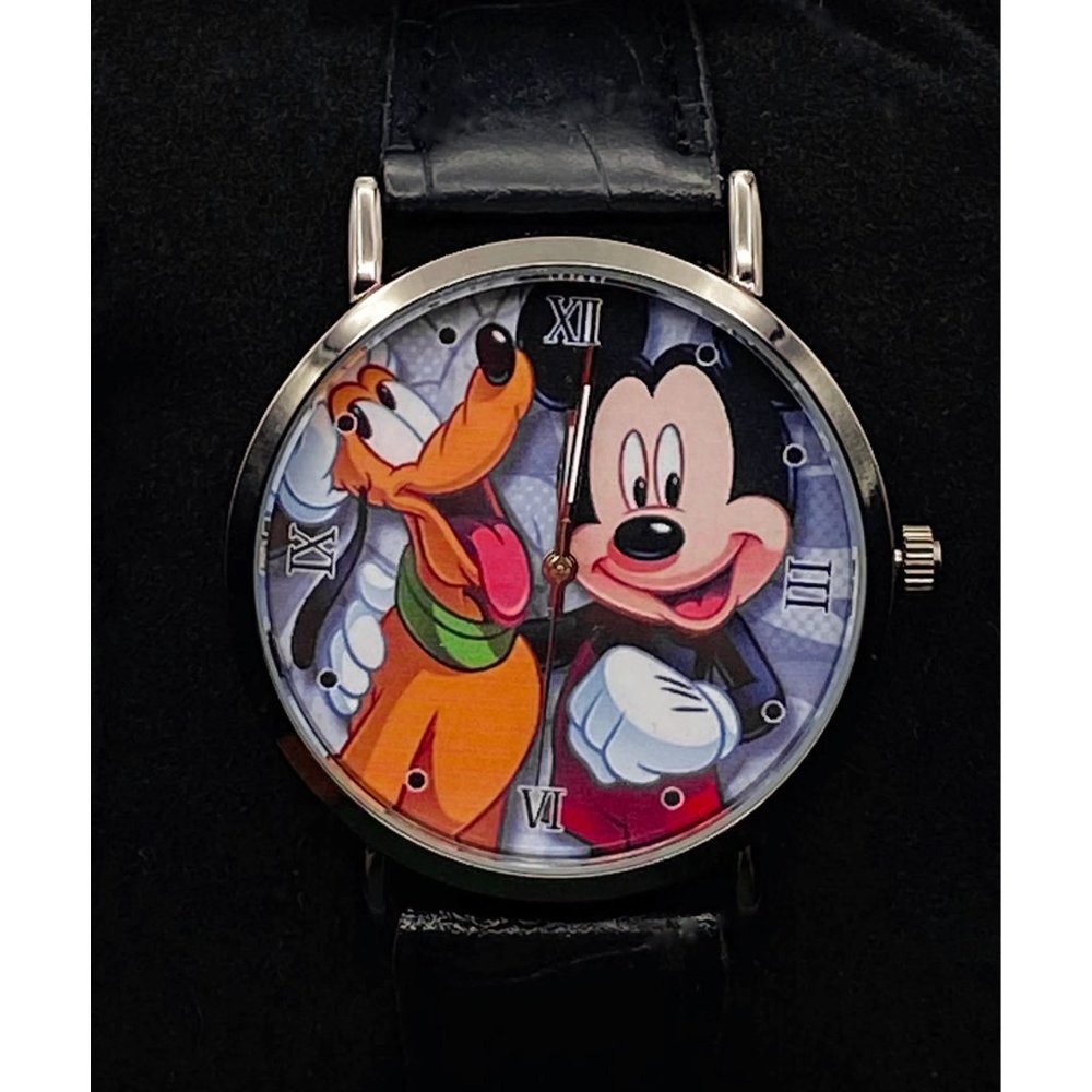 Mickey & Pluto Men's Analogue Quartz Watch NWT - Picture 2 of 6